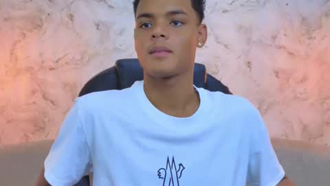 Snapshot of valentino_thompson chatting on October 2025 08:17:02 PM valentino_thompson online show from October 2025 08:17:02 PM