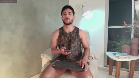 Snapshot of valentinoford chatting on January 2025 04:48:01 AM Valentino online show from January 2025 04:48:01 AM