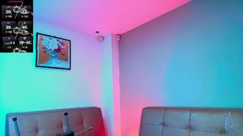 Snapshot of valentinos_ chatting on April 2026 10:42:02 PM Valentinos online show from April 2026 10:42:02 PM