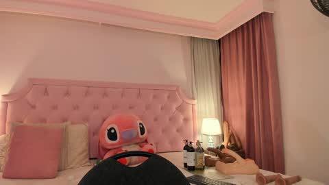 Vale Toro  online show from December 2024 11:18:01 AM