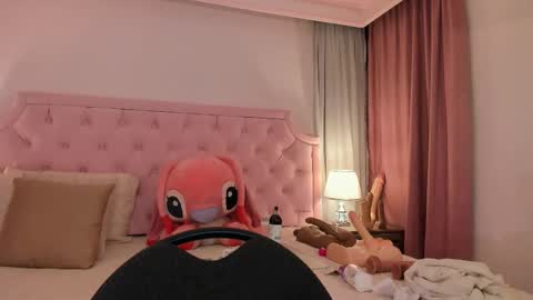 Vale Toro  online show from February 2025 12:21:02 PM