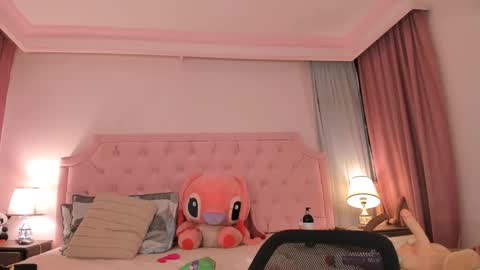 Vale Toro  online show from October 2025 12:13:02 PM