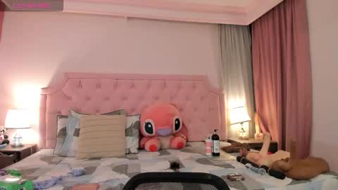 Vale Toro  online show from November 2025 10:43:02 AM