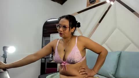Snapshot of valeria_gil_ chatting on April 2026 04:02:02 AM valeria_gil_ online show from April 2026 04:02:02 AM