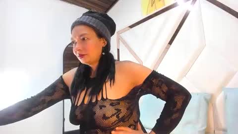 valeria_gil_ online show from April 2026 03:22:01 AM