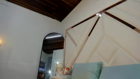 valeria_gil_ online show from June 2026 08:00:02 PM