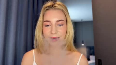 Valeria online show from March 2025 10:06:02 AM