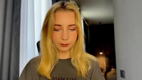 Valeria online show from March 2025 09:24:02 AM