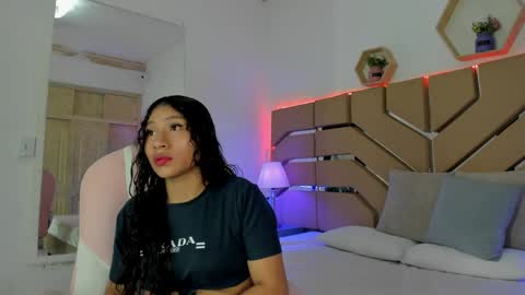 valeria_usuga online show from May 2026 11:48:01 AM