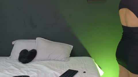 valeriaa cruz online show from June 2026 12:27:01 AM