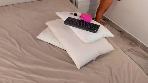 Valeria online show from June 2026 01:17:02 PM