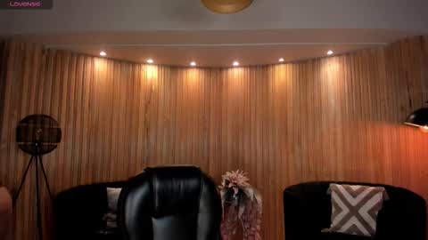 Vale  online show from December 2025 12:20:01 PM