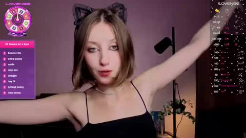 Snapshot of valerie_mooon chatting on November 2025 09:36:01 PM Kristi moony online show from November 2025 09:36:01 PM