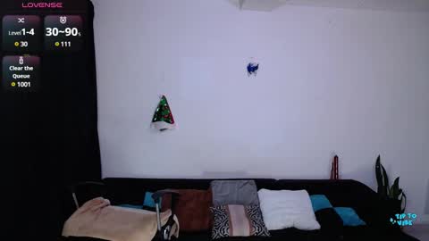 Snapshot of valerie_smile chatting on December 2024 05:17:01 AM Valerie online show from December 2024 05:17:01 AM