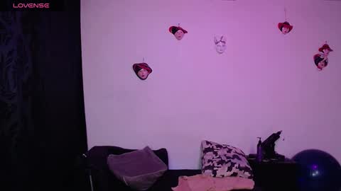 Snapshot of valerie_smile chatting on September 2025 06:15:02 AM Valerie online show from September 2025 06:15:02 AM