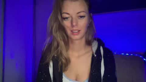 Snapshot of valerieluvsugar chatting on December 2024 07:15:02 AM Valerie online show from December 2024 07:15:02 AM