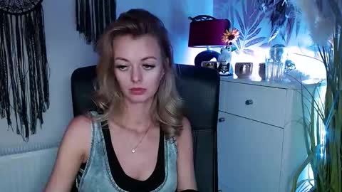 Snapshot of valerieluvsugar chatting on January 2025 05:12:02 PM Valerie online show from January 2025 05:12:02 PM