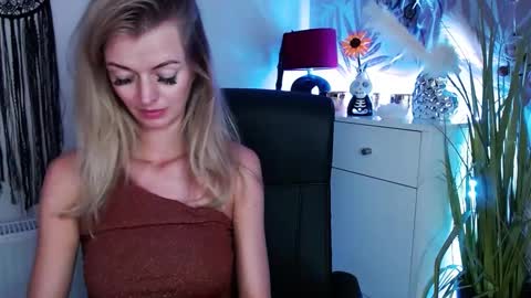 Snapshot of valerieluvsugar chatting on February 2025 12:58:02 PM Valerie online show from February 2025 12:58:02 PM