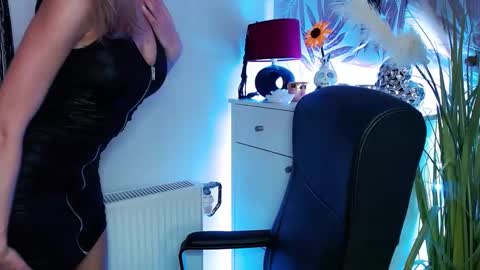 Snapshot of valerieluvsugar chatting on February 2025 11:42:02 AM Valerie online show from February 2025 11:42:02 AM