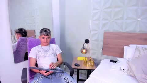V A L E R I U S  online show from May 2026 01:12:01 AM