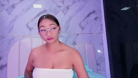 Valeryn online show from May 2026 03:12:01 AM