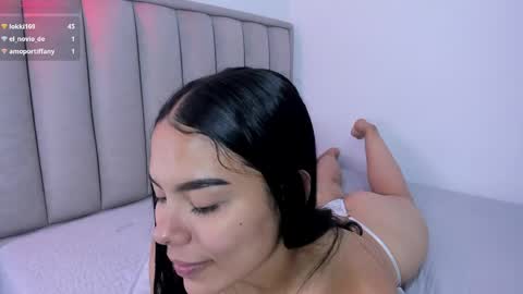 Cris  online show from April 2026 05:30:01 PM
