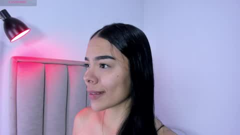 Cris  online show from May 2026 12:04:02 PM
