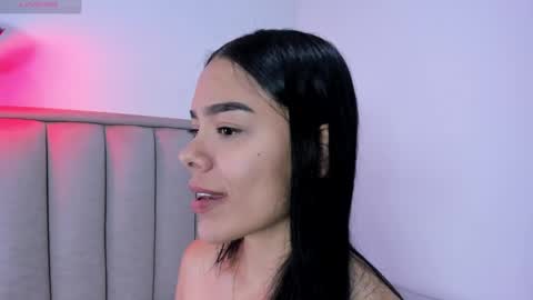 Cris  online show from May 2026 02:35:01 PM