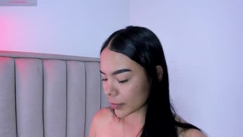 Cris  online show from May 2026 03:40:01 PM