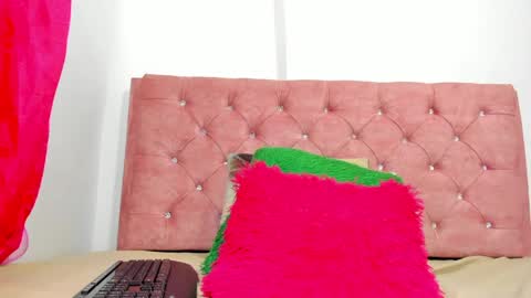 valery_adams13 online show from May 2026 10:42:01 AM