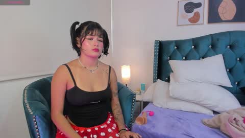 Snapshot of valery_jame chatting on December 2025 07:42:02 PM Valery online show from December 2025 07:42:02 PM