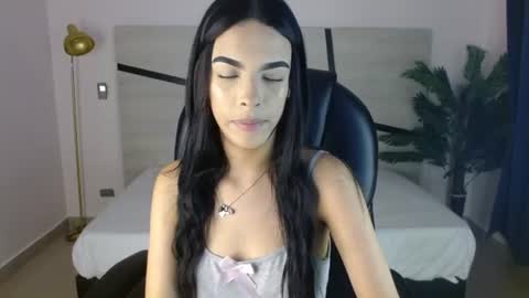 Snapshot of valery_restrepo chatting on July 2026 08:29:01 PM valery_restrepo online show from July 2026 08:29:01 PM