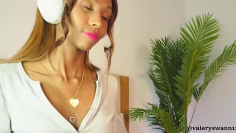 Snapshot of valery_swan1 chatting on February 2026 06:08:01 AM Valery swan1 online show from February 2026 06:08:01 AM