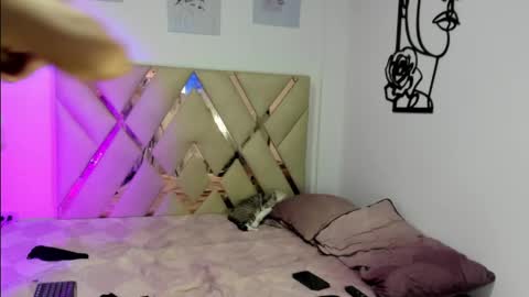 valery_sweet04 online show from May 2026 10:05:02 PM