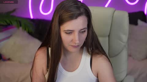 Snapshot of valerymurr chatting on October 2025 06:38:02 PM V A L E R Y M U R online show from October 2025 06:38:02 PM