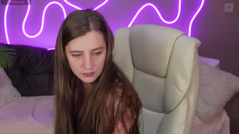 Snapshot of valerymurr chatting on October 2025 12:48:02 PM V A L E R Y M U R online show from October 2025 12:48:02 PM