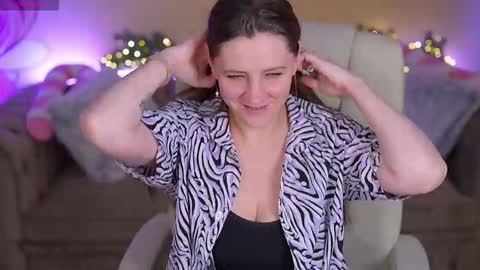 Snapshot of valerymurr chatting on January 2026 08:01:01 PM V A L E R Y M U R online show from January 2026 08:01:01 PM