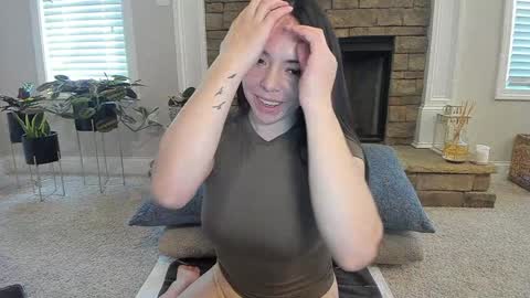 Snapshot of valerysquirt_19 chatting on February 2025 02:24:01 PM valerie online show from February 2025 02:24:01 PM