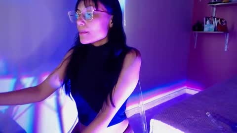 valkiry_ online show from November 2025 10:00:02 PM