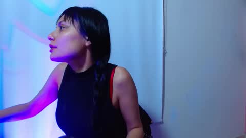 valkiry_ online show from December 2025 11:03:02 PM