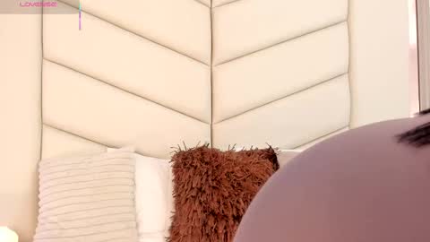 ValkyBes online show from February 2025 12:49:01 AM