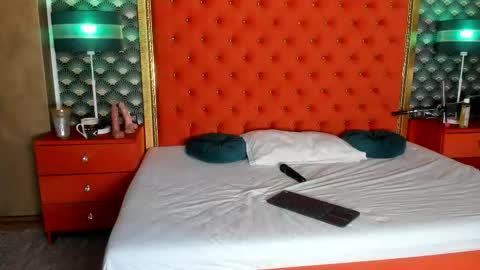 Valerie Val V online show from November 2025 04:10:02 PM