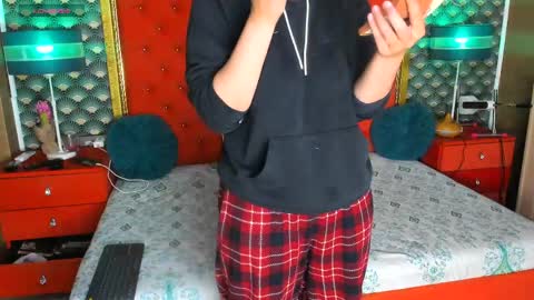 Valerie Val V online show from May 2026 12:58:01 PM