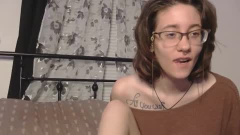 Snapshot of valleriestarr chatting on February 2026 12:40:02 AM Vallerie Starr online show from February 2026 12:40:02 AM