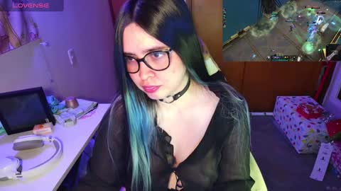 Im Violet online show from December 2024 11:56:02 PM