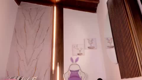 Vallolet Peach  online show from November 2025 11:43:02 AM