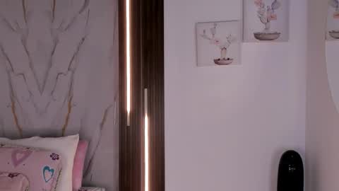 Vallolet Peach  online show from March 2026 12:08:01 PM