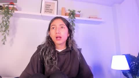 Snapshot of vampgyal chatting on November 2025 09:30:02 PM vamp online show from November 2025 09:30:02 PM