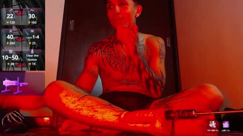 Snapshot of vampiredavyd chatting on December 2024 03:25:02 AM david guzman i model independenthelp me with a thumbs up online show from December 2024 03:25:02 AM