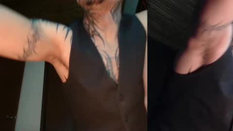 Snapshot of vampiredavyd chatting on February 2025 12:30:02 AM david guzman i model independenthelp me with a thumbs up online show from February 2025 12:30:02 AM